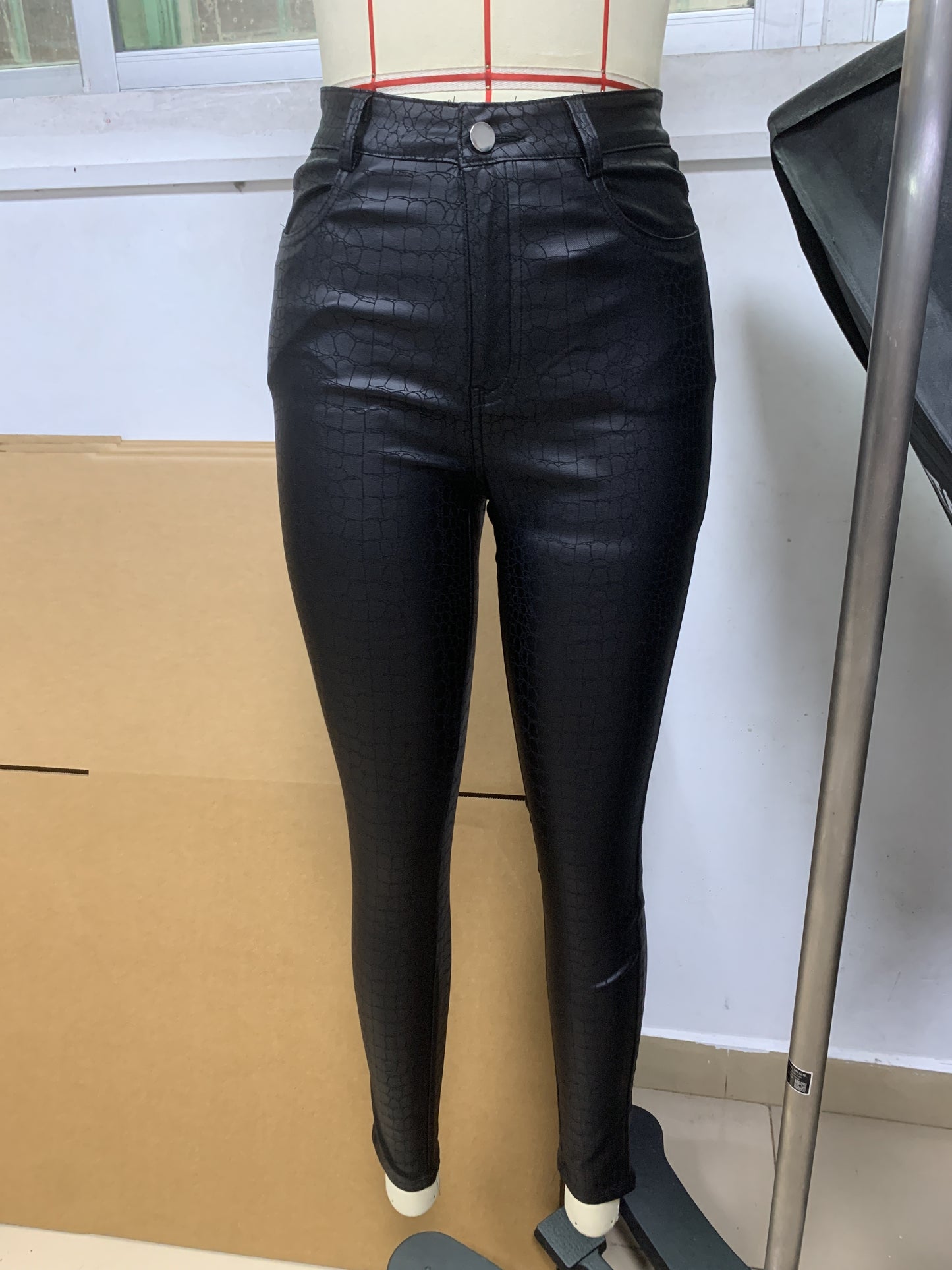 [Stretch Fit] Women's Elegant Black Coated Skinny Jeans - Stretch Denim with Glossy Finish, High-Rise, Slim Fit, Pockets, Non-Transparent, All-Season Wear