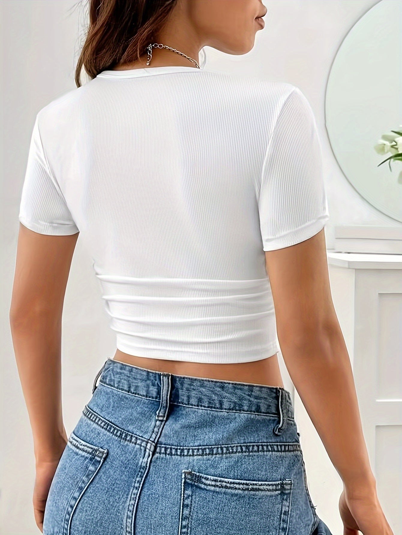 New Women's Round Neck Short Waist Wrinkle T-shirt Simple Fashion Slimming Versatile YOUNG Style